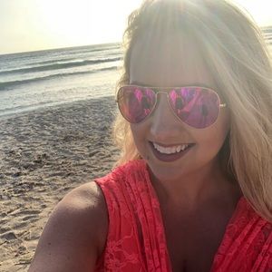 Meet your Posher, Kayla